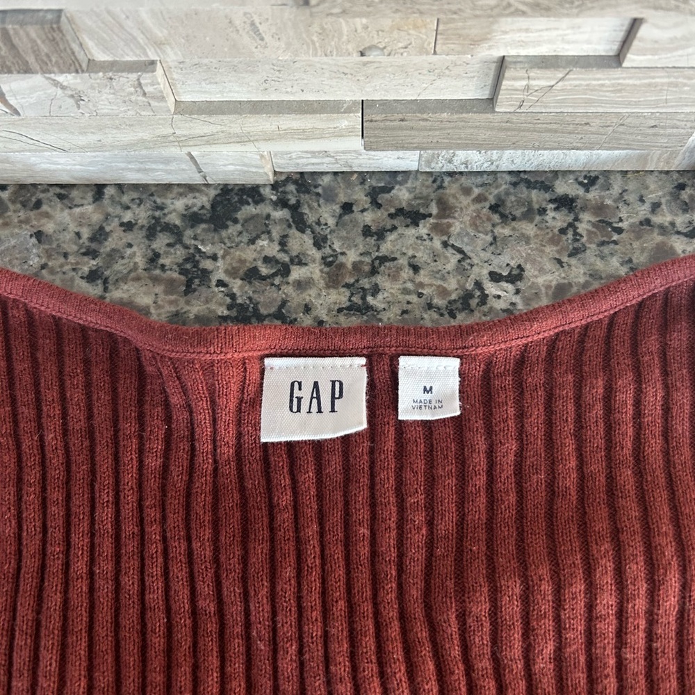 GAP Ribbed Knit Top in Deep Rust size medium - Picture 4 of 6